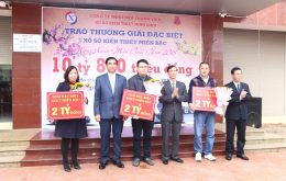 lĩnh thưởng xổ số miền bắc